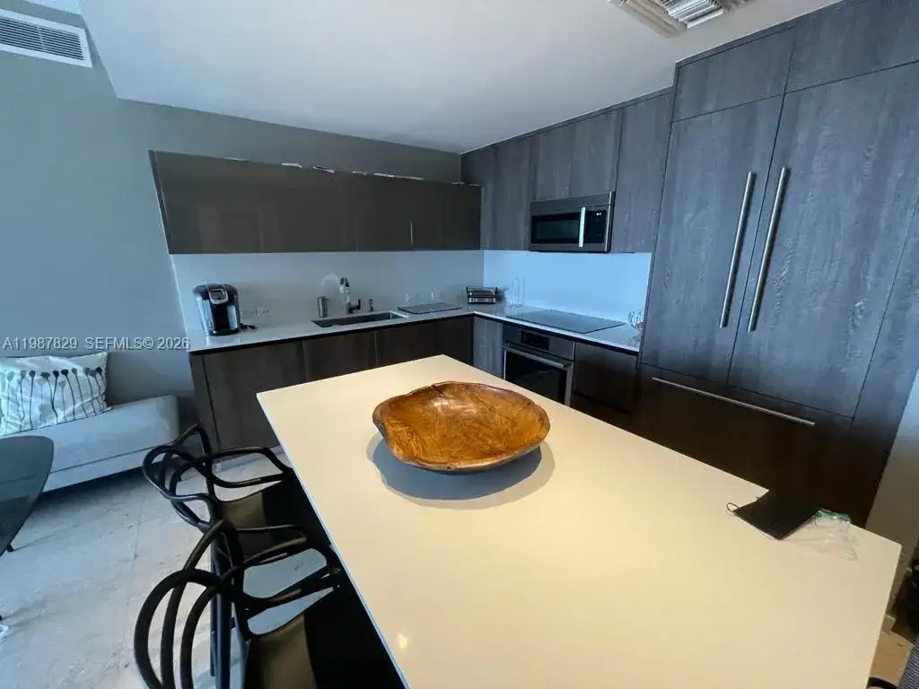 88 SW 7th St # 3609, Miami FL 33130 photo 5