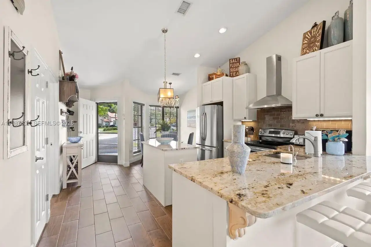 18551 Woodstream Dr, Boca Raton FL 33498 photo 5