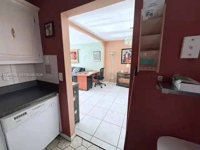 2841 Somerset Dr # 305, Lauderdale Lakes FL 33311 photo 5