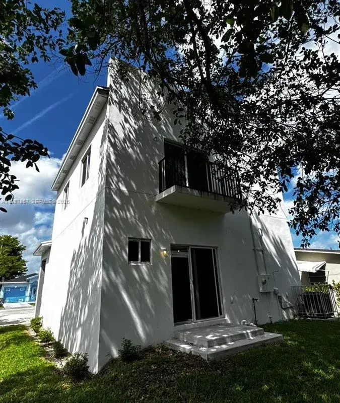 2788 NW 9th Pl, Fort Lauderdale FL 33311