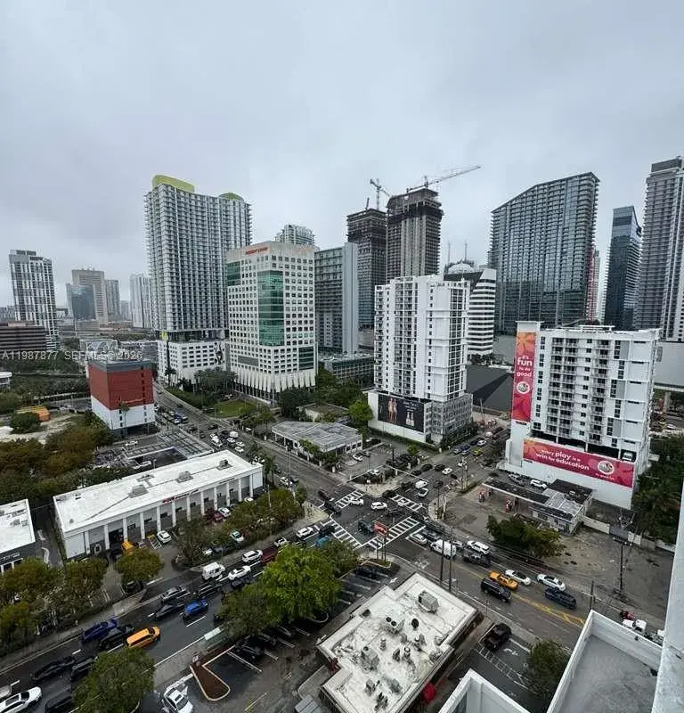 239 SW 9th St # 1704, Miami FL 33130