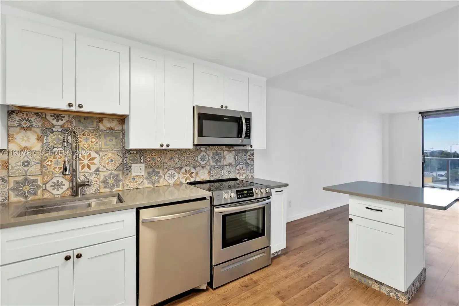 13499 Biscayne Blvd # 613, North Miami FL 33181 photo 2