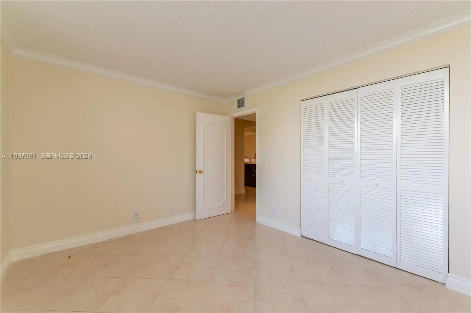 545 SE 12th St # 305, Dania Beach FL 33004 photo 3