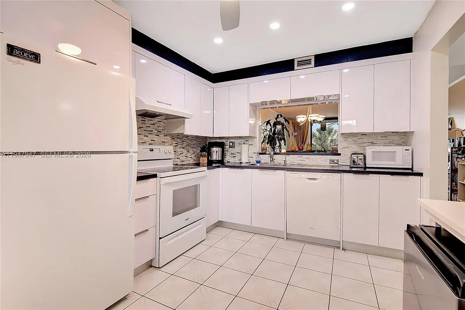 1100 Colony Point Cir # 302, Pembroke Pines FL 33026