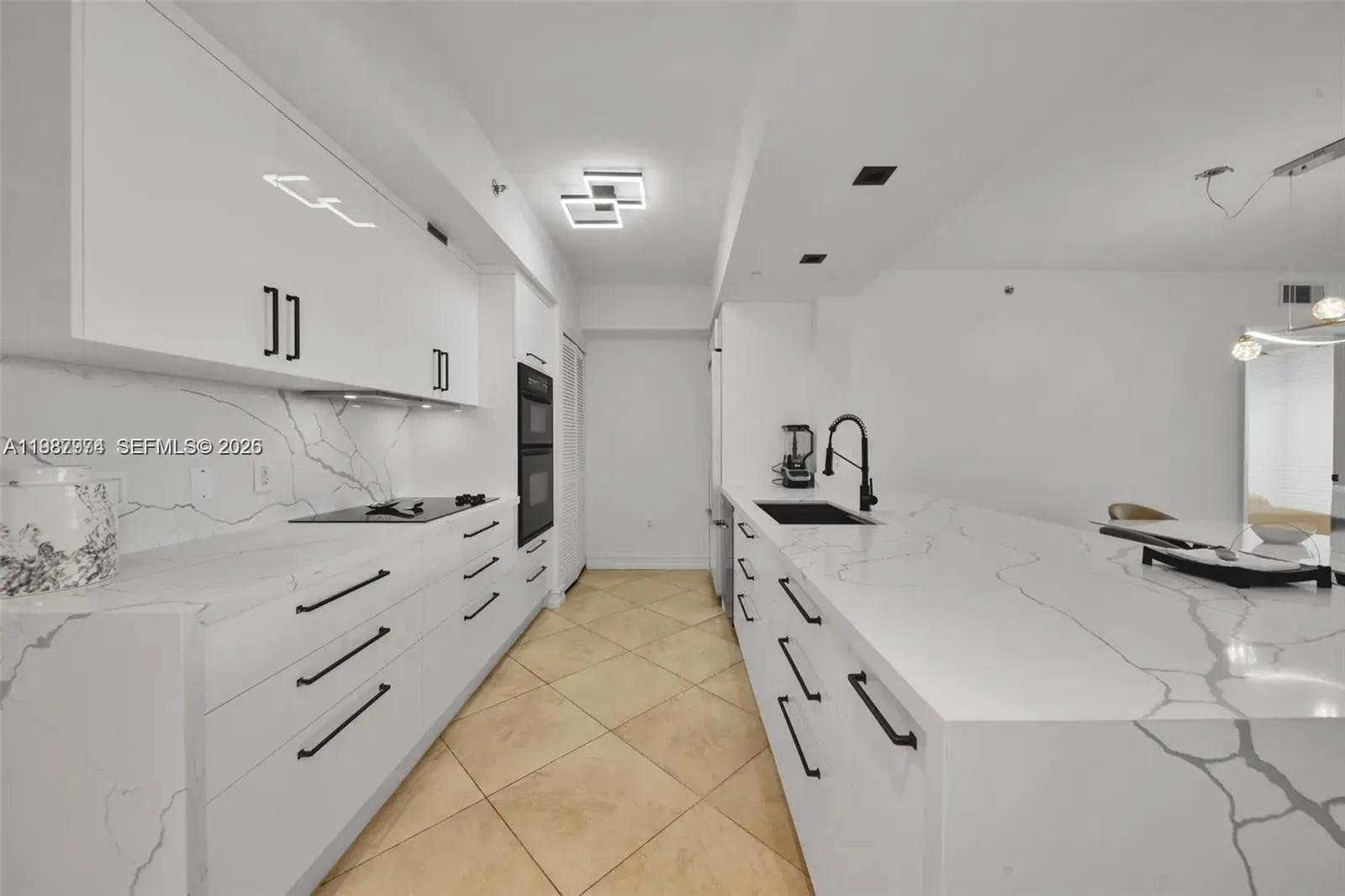 1830 S Ocean Dr # 4704, Hallandale Beach FL 33009