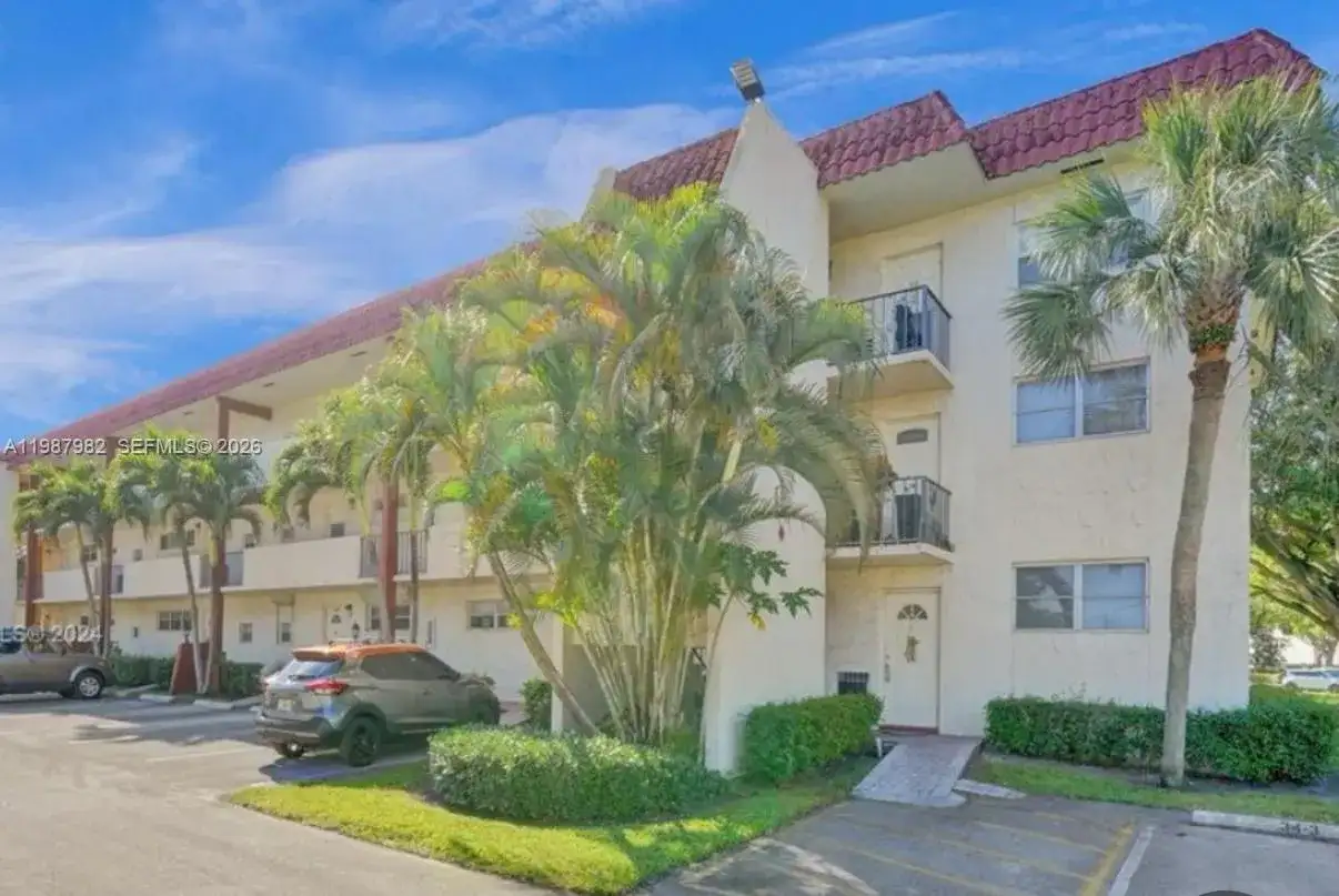8901 S Hollybrook Blvd # 206, Pembroke Pines FL 33025 photo 2
