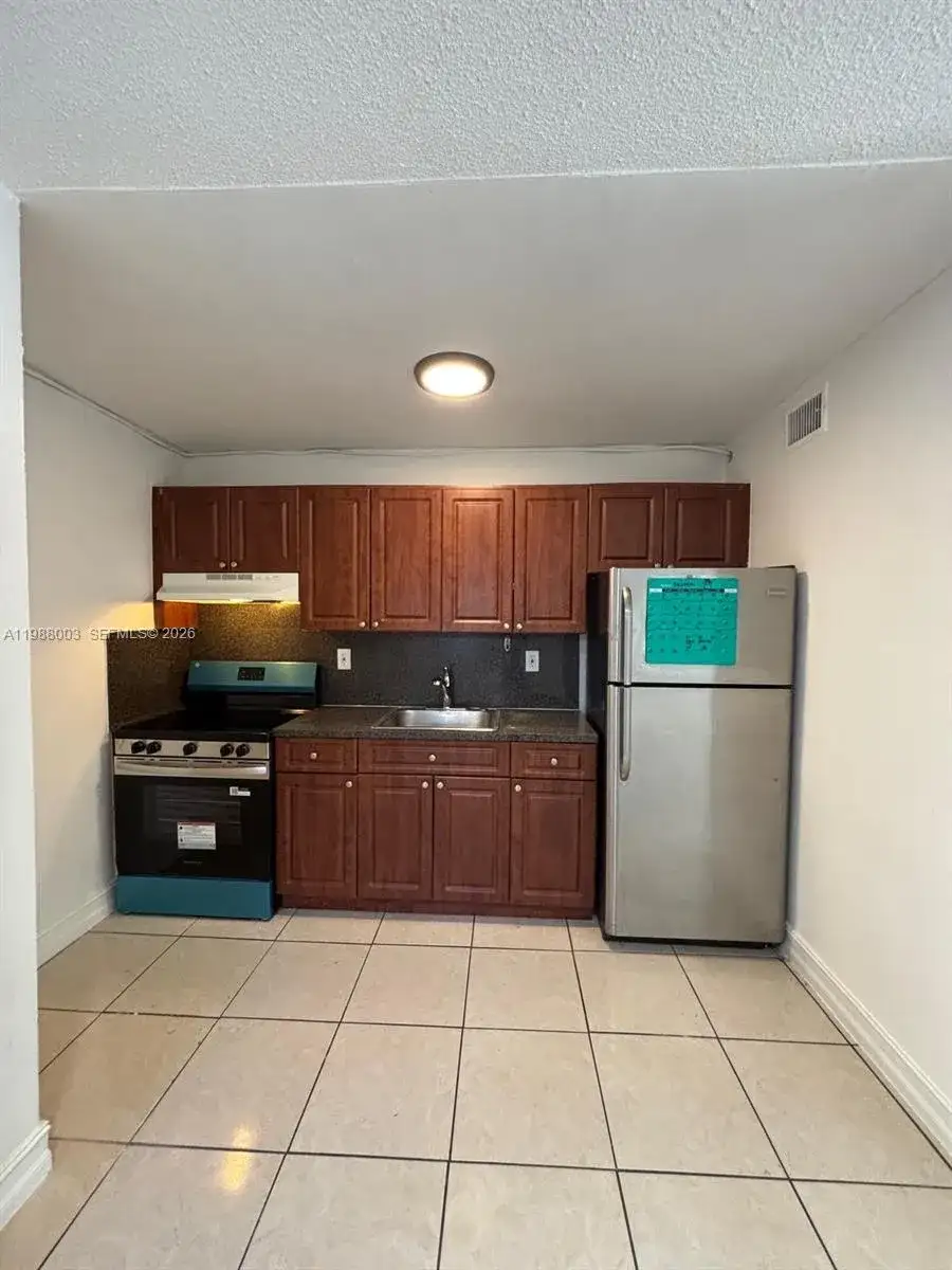 1638 NW 4th St # 3, Miami FL 33125 photo 3