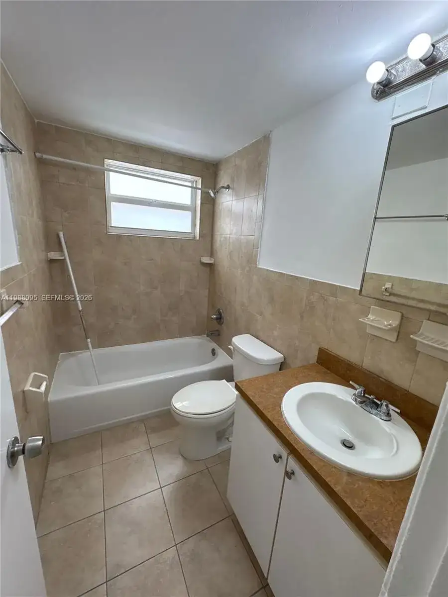 2429 SW 9th St # 1, Miami FL 33135 photo 2