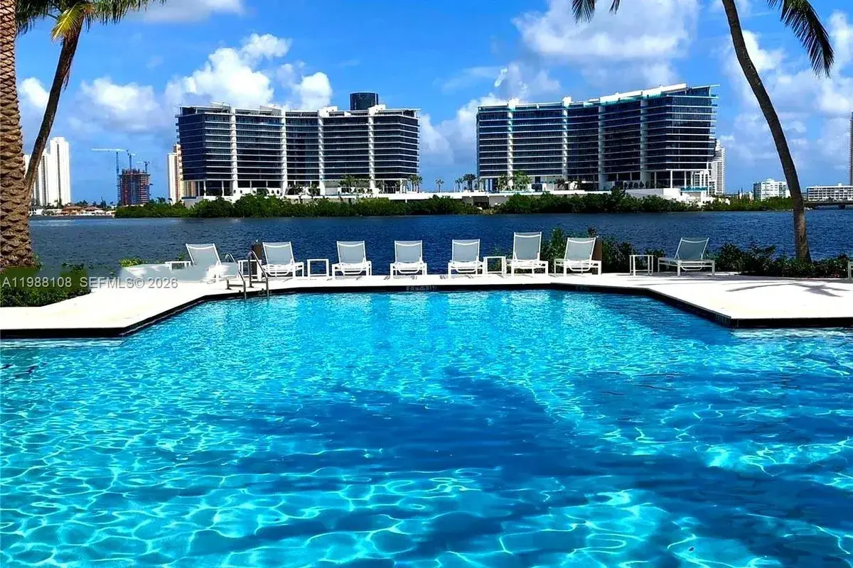 3255 NE 184th St, Aventura FL 33160