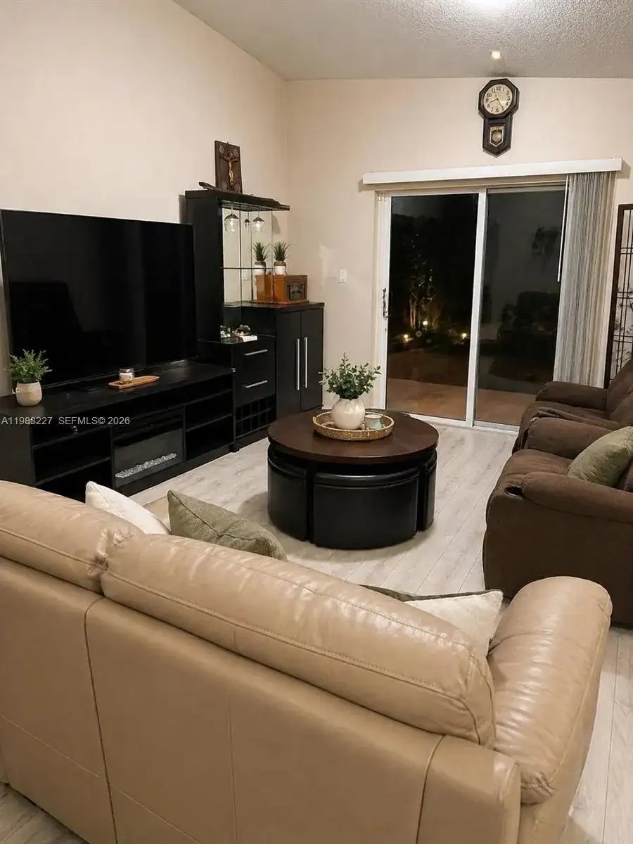 20401 SW 1st St, Pembroke Pines FL 33029 photo 4