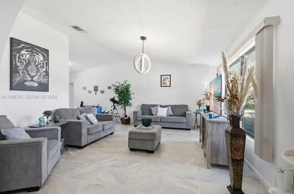 3270 Deer Lick CT, Kissimmee FL 34746 photo 2