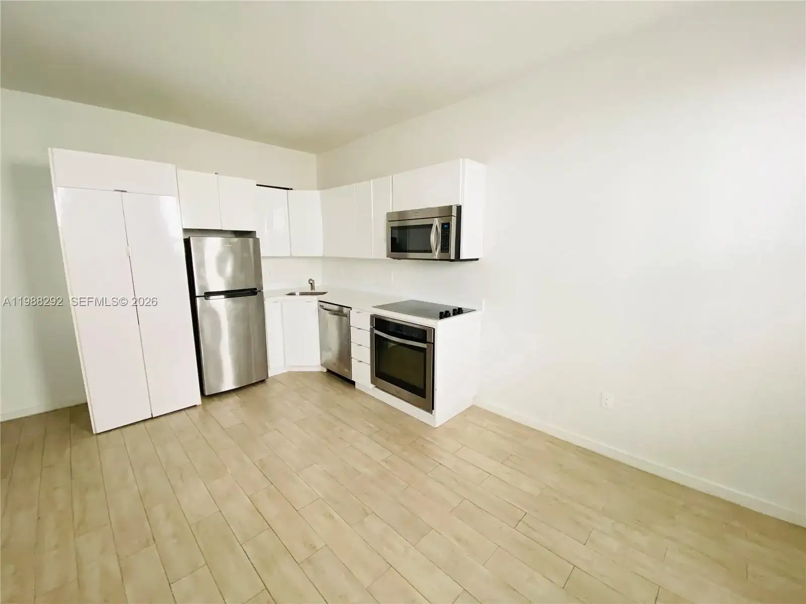 1611 Meridian Ave # 305, Miami Beach FL 33139 photo 2