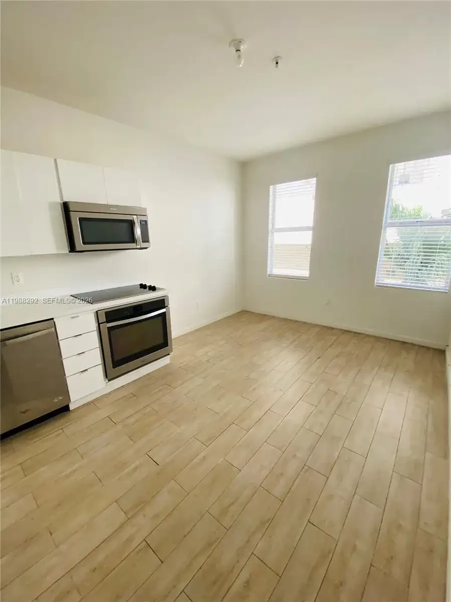 1611 Meridian Ave # 305, Miami Beach FL 33139 photo 5