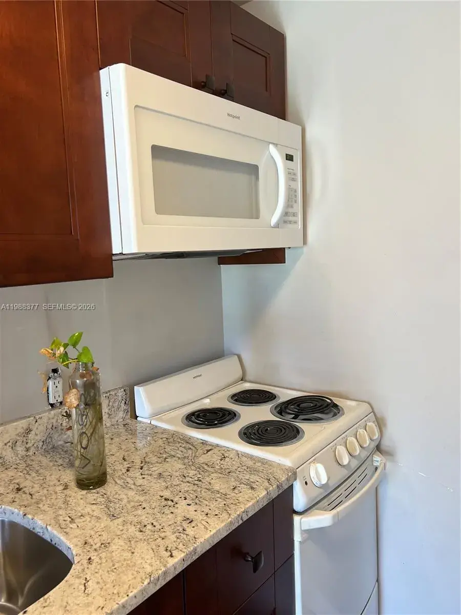 1001 S 22nd Ct Rear, Hollywood FL 33020