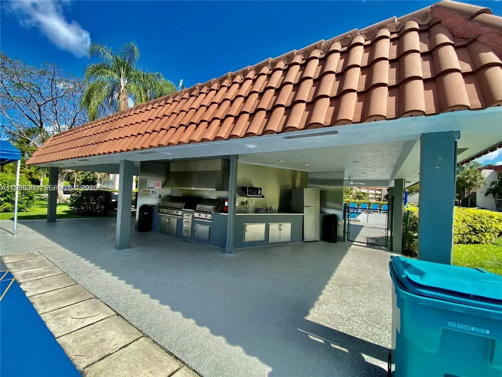 671 S Hollybrook Dr # 104, Pembroke Pines FL 33025 photo 2