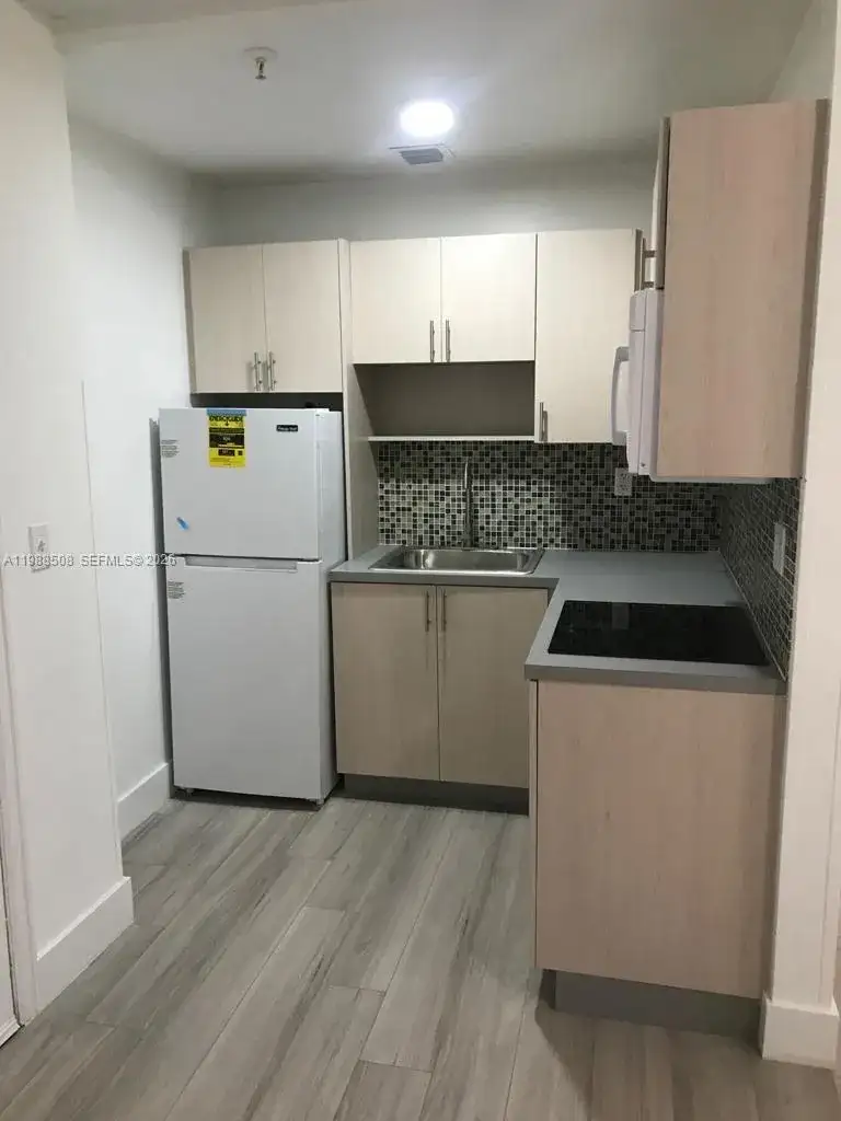 2730 Collins Ave # 312, Miami Beach FL 33140 photo 4