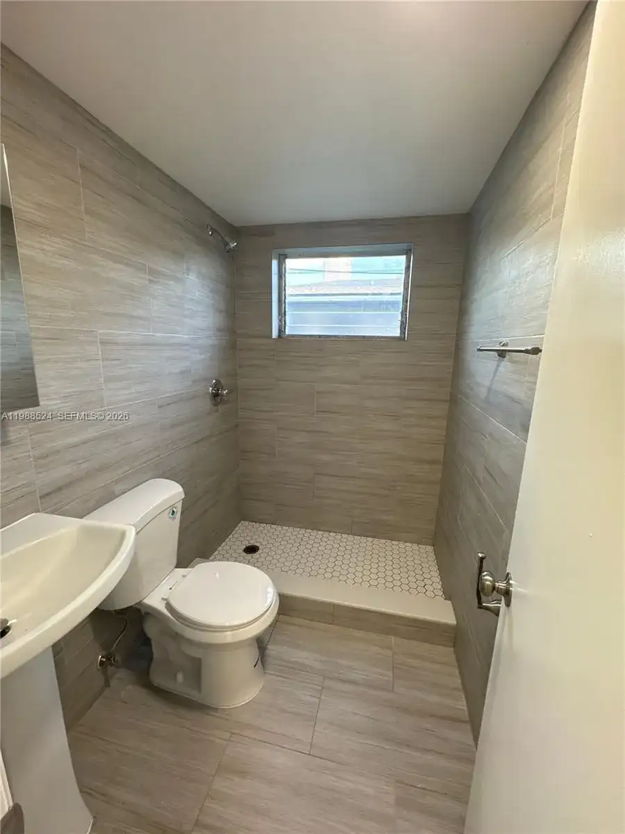 619 SW 7th Ave # 2, Miami FL 33130 photo 3
