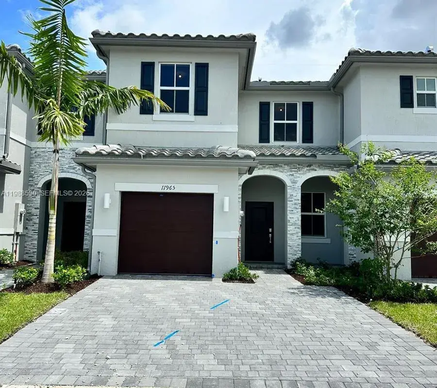 11965 NW 47th Mnr, Coral Springs FL 33076