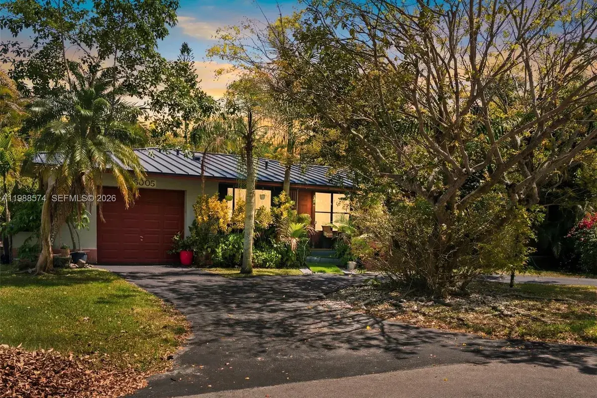 6005 SW 64th Pl, South Miami FL 33143