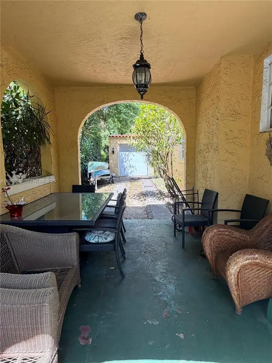 1209 Mariana Ave, Coral Gables FL 33134 photo 2