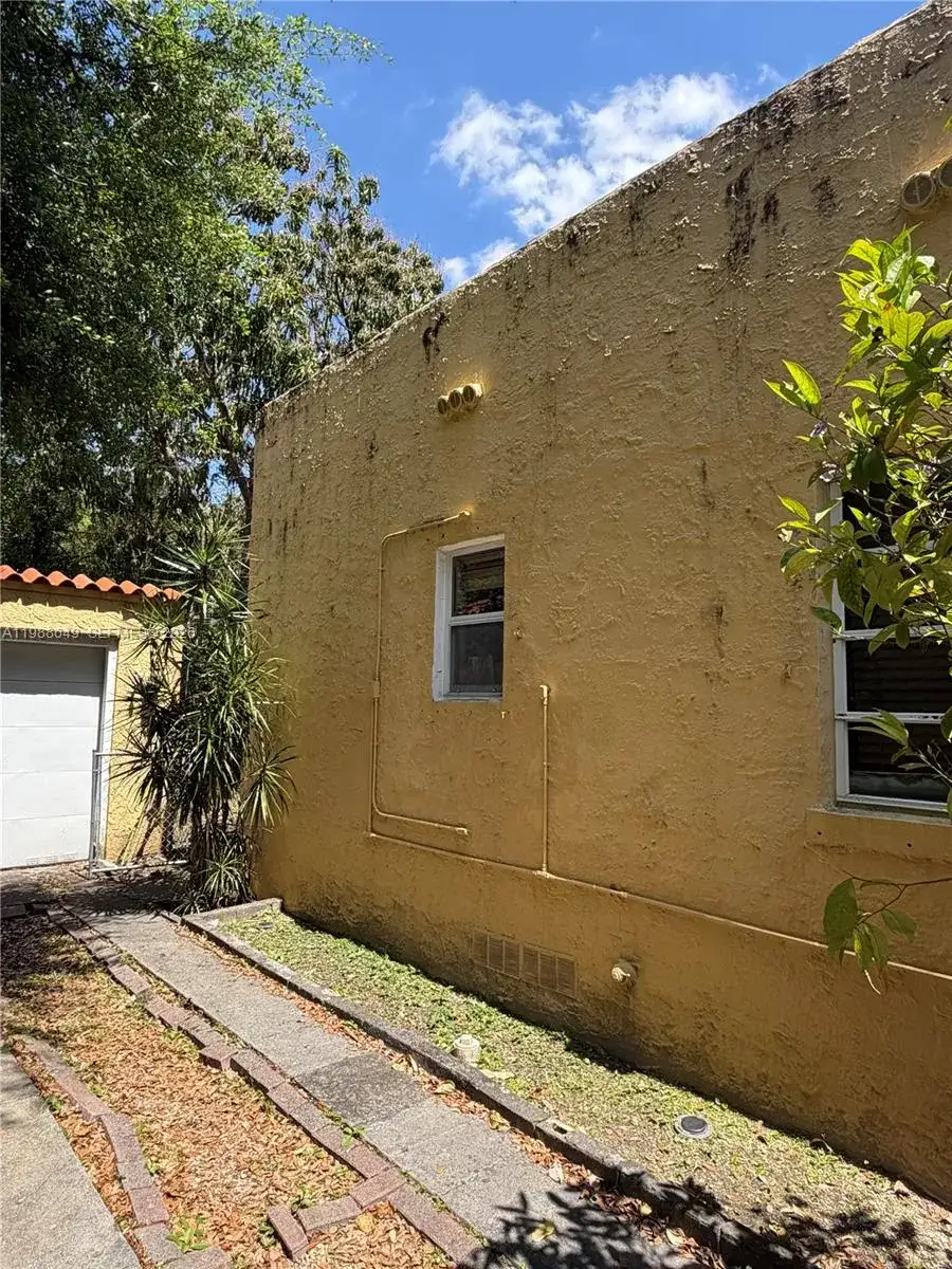 1209 Mariana Ave, Coral Gables FL 33134 photo 3