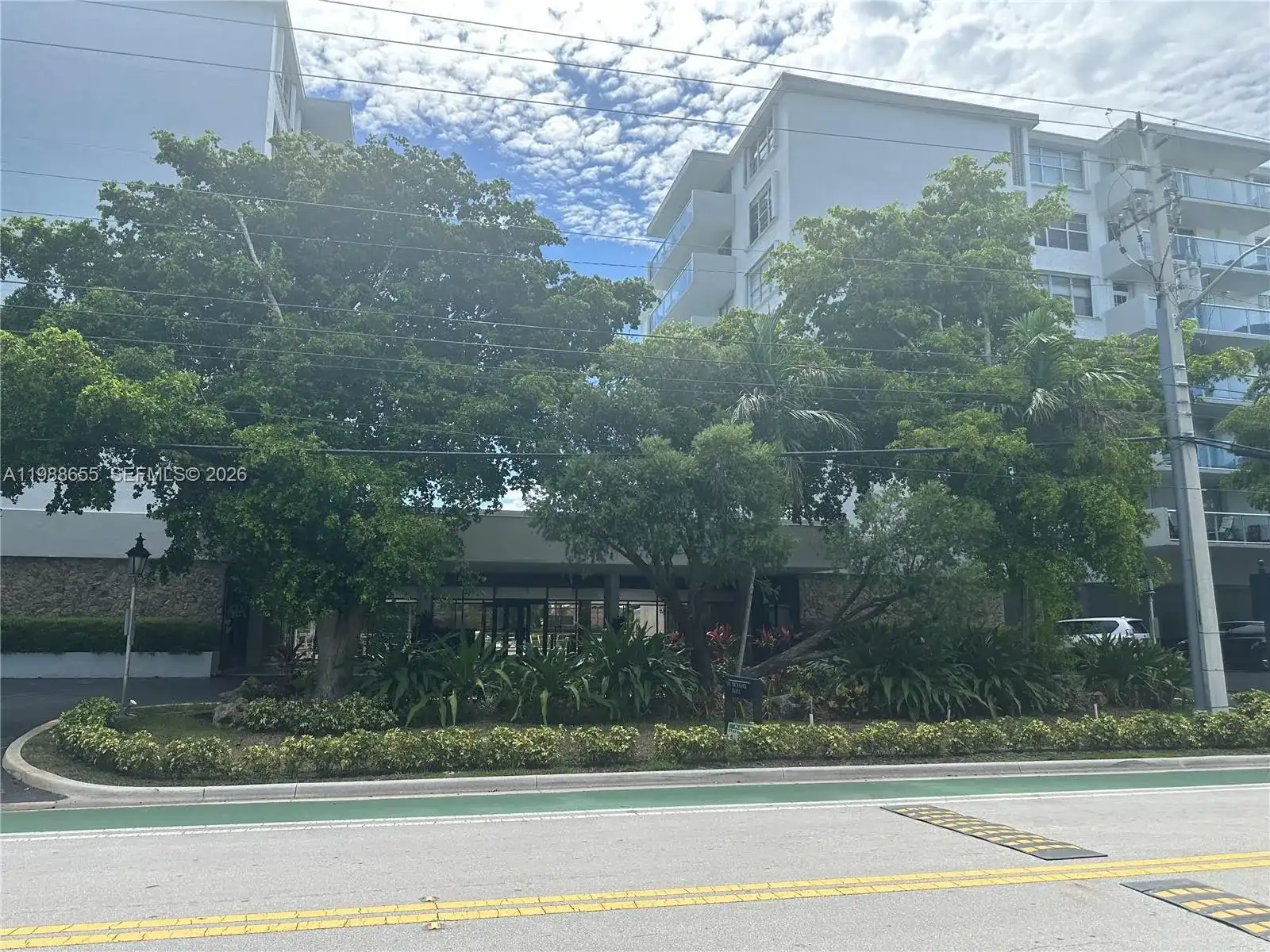 10000 W Bay Harbor Dr, Bay Harbor Islands FL 33154