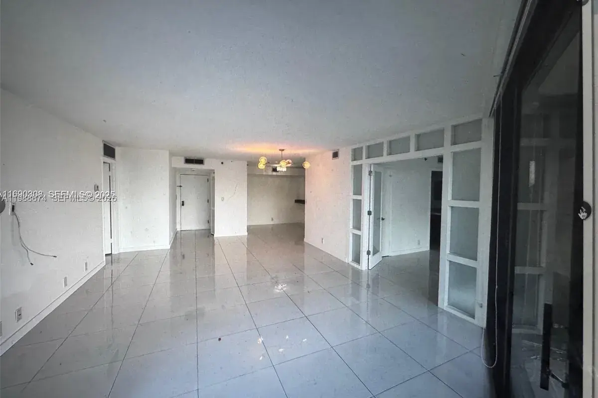4000 Towerside Ter # 609, Miami FL 33138