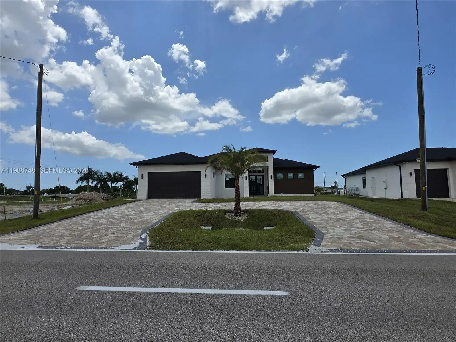 2006 Nelson RD N, Cape Coral FL 33993 photo 2