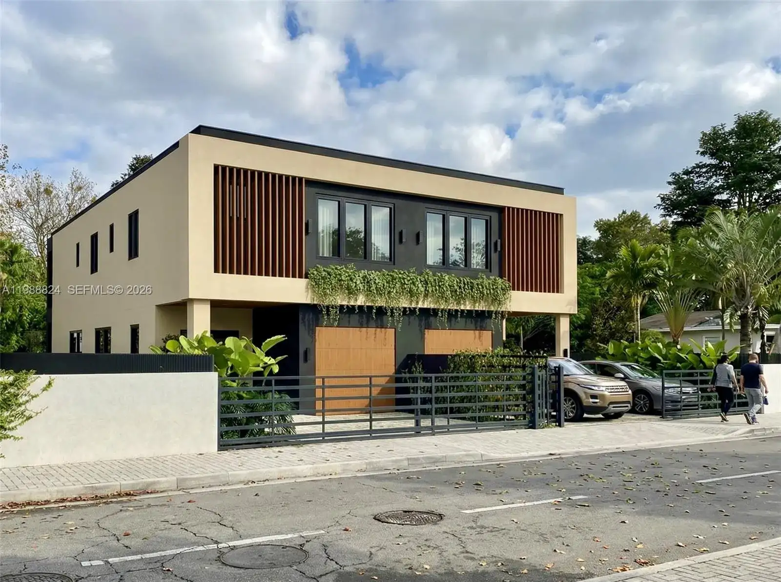 3021 SW 27th Street, Miami FL 33133 photo 2