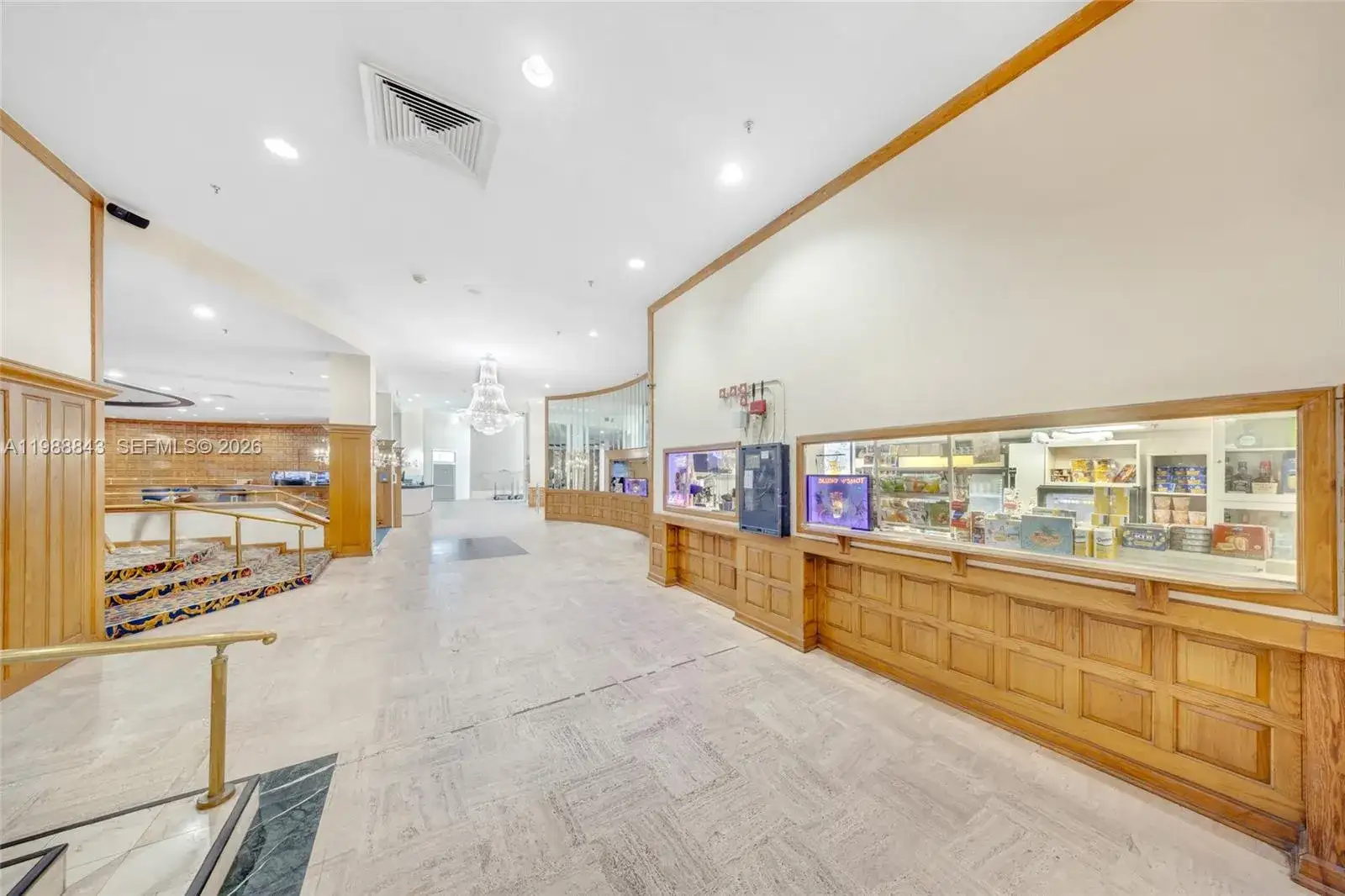 5445 Collins Ave, Miami Beach FL 33140 photo 2