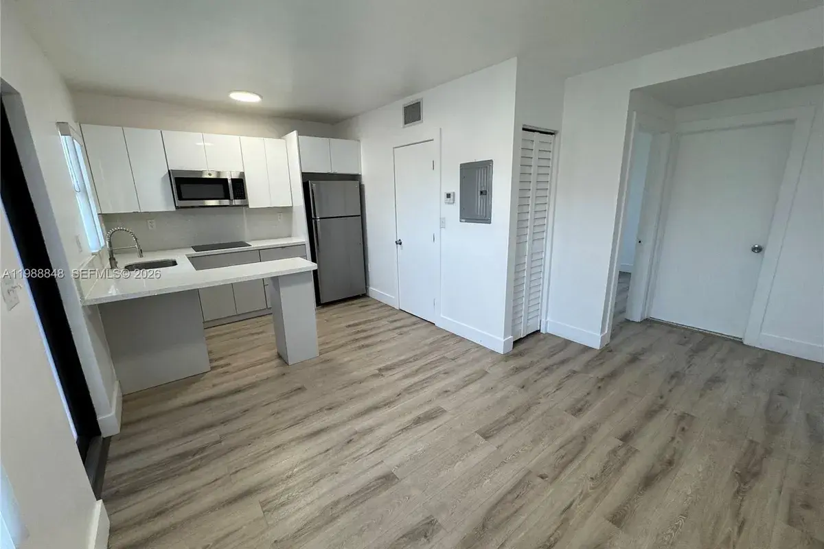 1971 NW 2nd Ct # 8, Miami FL 33136