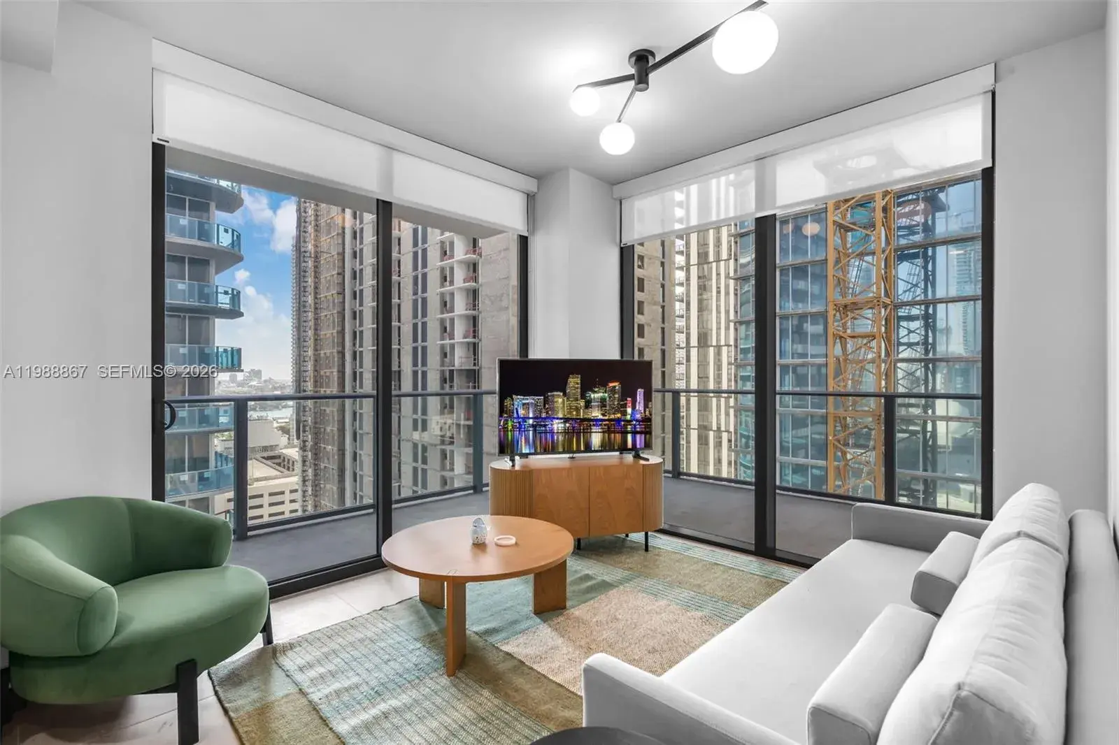 11 NE 6th # 2207, Miami FL 33131