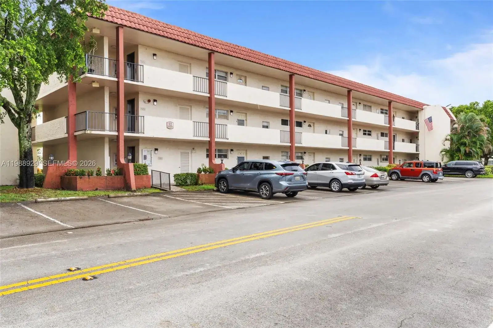 9420 S Hollybrook Lake Dr # 206, Pembroke Pines FL 33025 photo 3