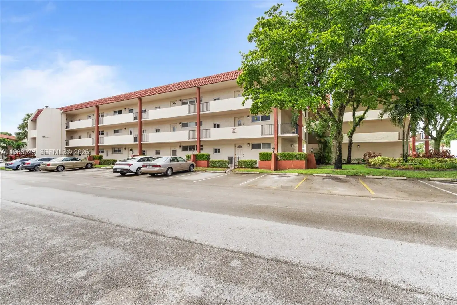 9420 S Hollybrook Lake Dr # 206, Pembroke Pines FL 33025 photo 5