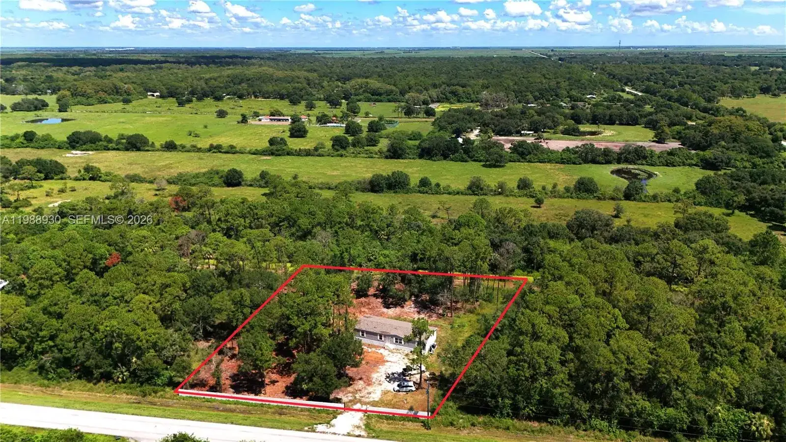 881 Woodland Blvd, Clewiston FL 33440 photo 2