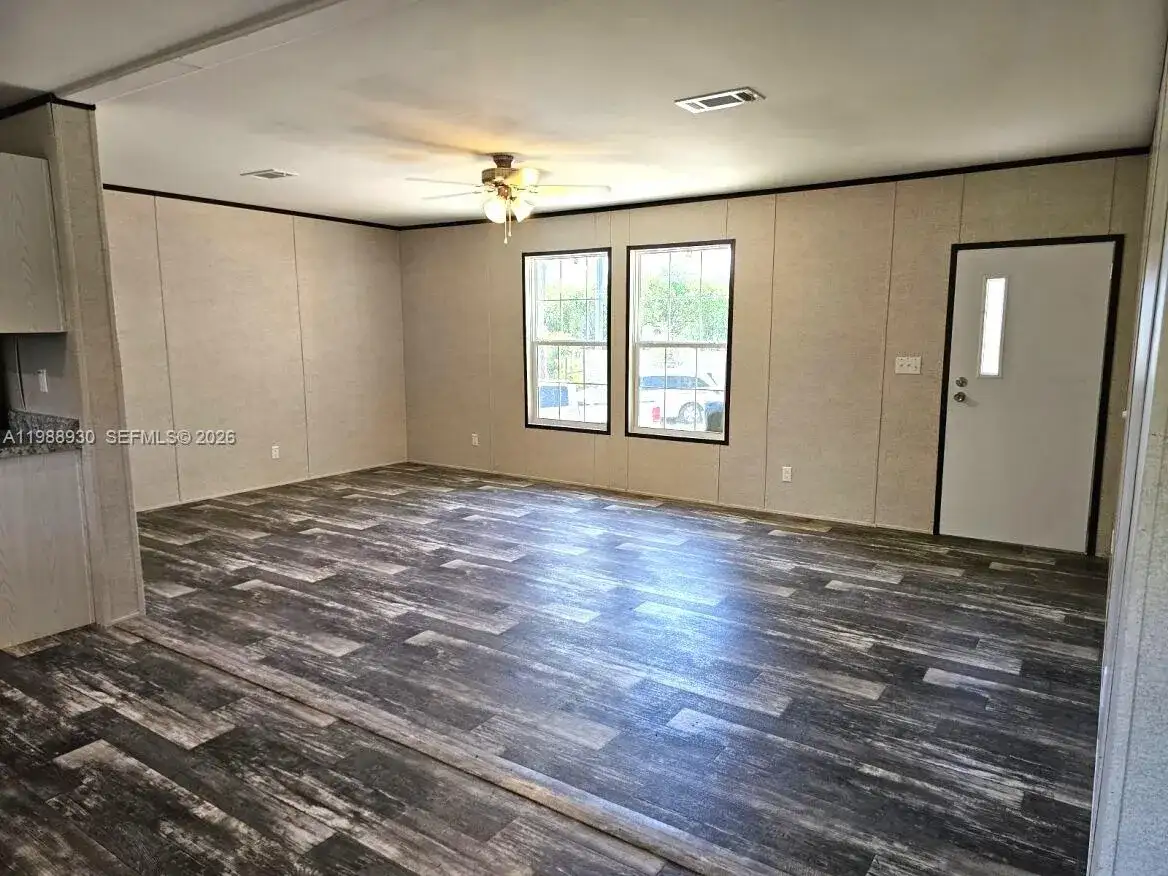 881 Woodland Blvd, Clewiston FL 33440 photo 4