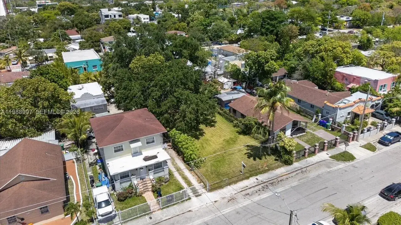 267 NW 31st St, Miami FL 33127 photo 3