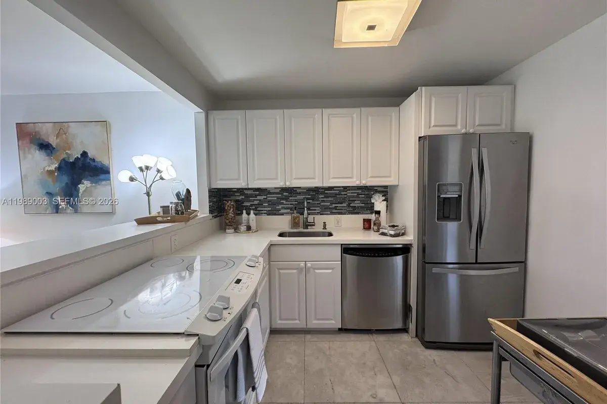 3301 N Country Club Dr # 104, Aventura FL 33180