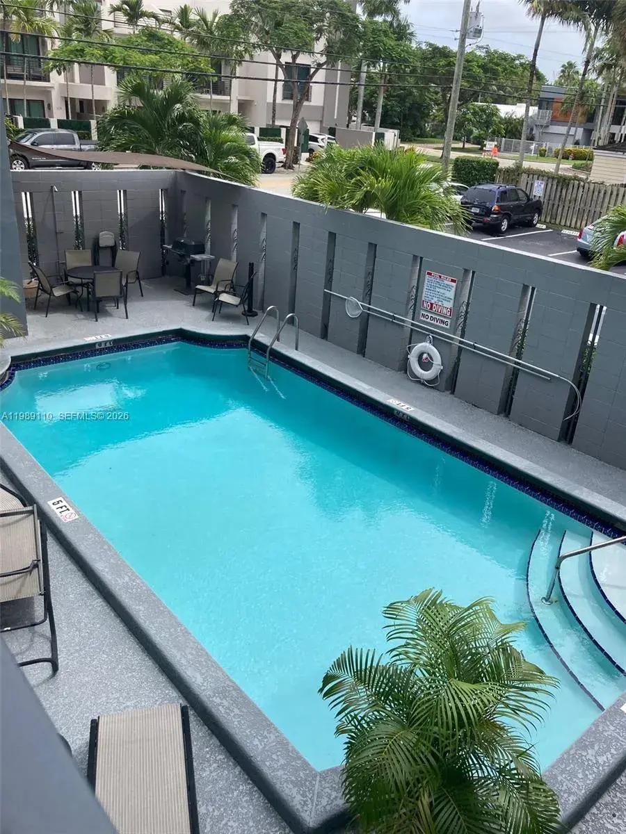 611 NE 14th Ave # 202, Fort Lauderdale FL 33304