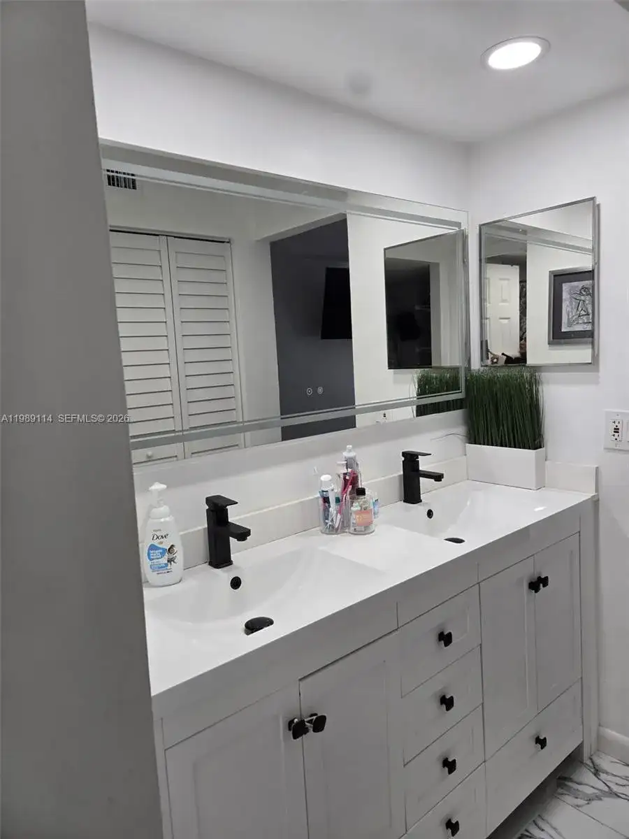 6195 Rock Island Rd # 409, Tamarac FL 33319 photo 3