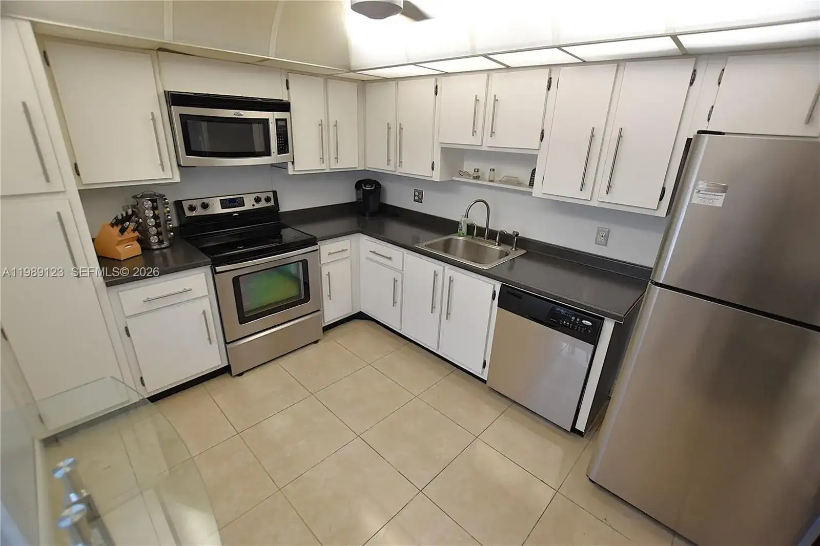 3800 Oaks Clubhouse Dr # 309, Pompano Beach FL 33069 photo 4