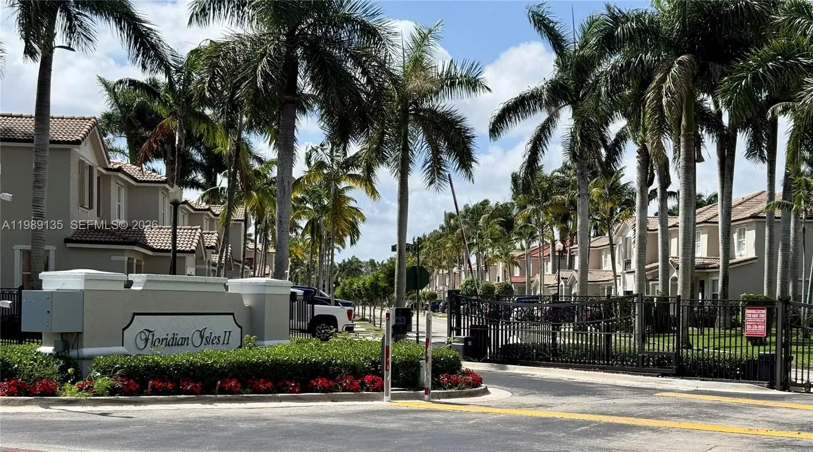 909 NE 42nd Ave, Homestead FL 33033 photo 2