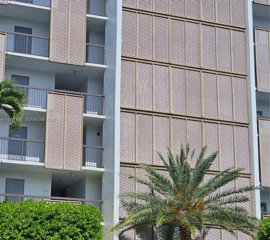 20400 W Country Club Dr # 601, Aventura FL 33180
