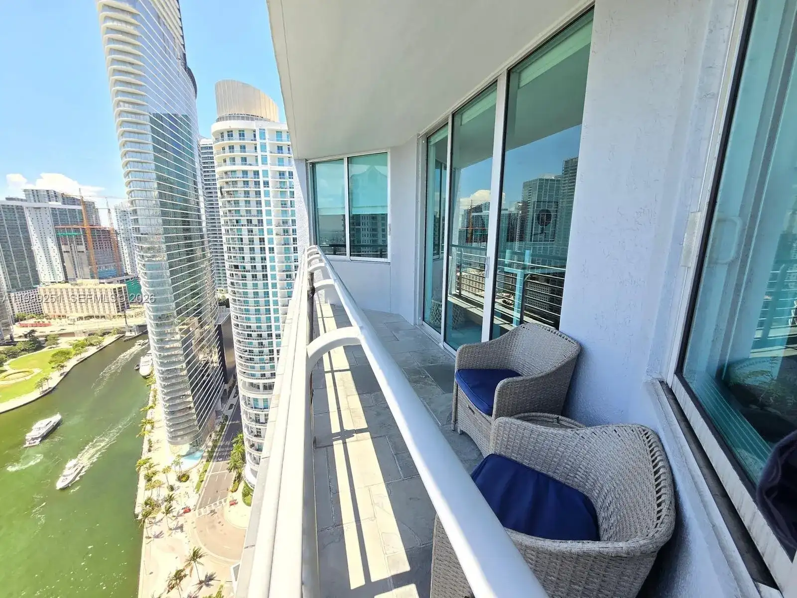 325 S Biscayne Blvd # 3719, Miami FL 33131 photo 2