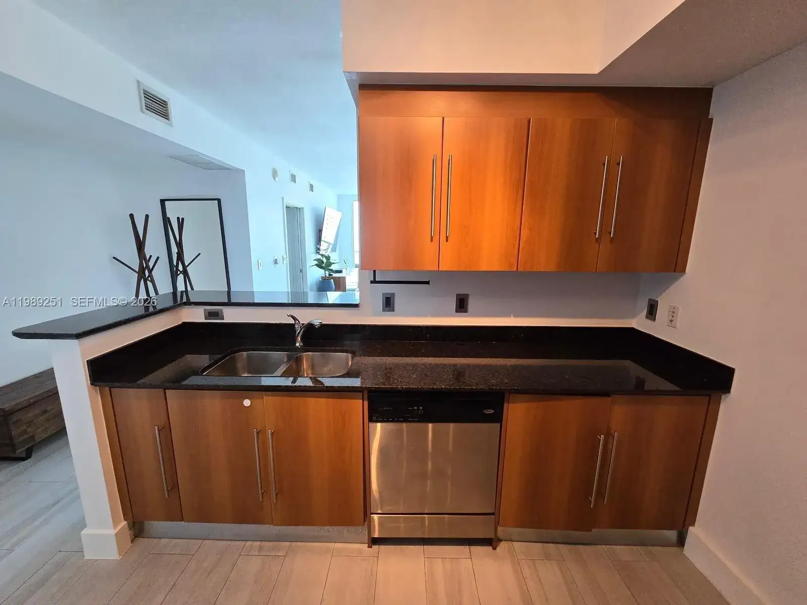 325 S Biscayne Blvd # 3719, Miami FL 33131 photo 5