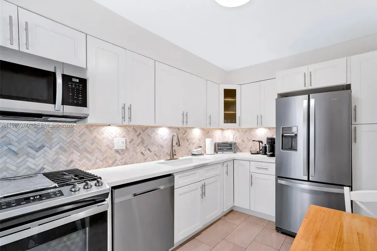 3140 S Ocean Dr # 612, Hallandale Beach FL 33009