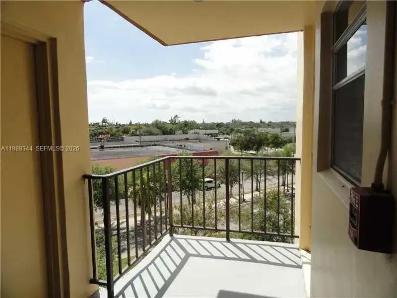 16410 Miami Dr # 504, North Miami Beach FL 33162 photo 3