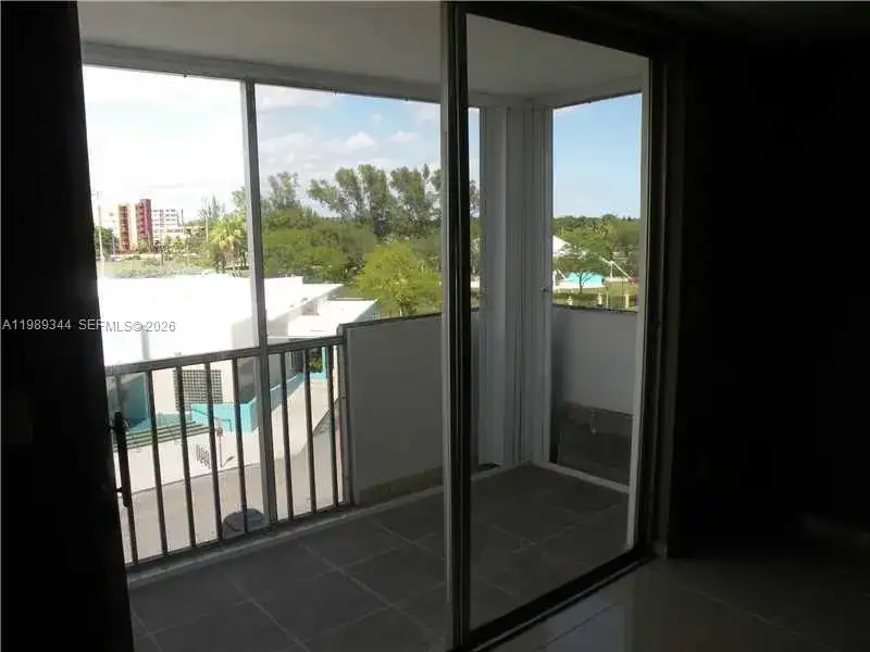 16410 Miami Dr # 504, North Miami Beach FL 33162 photo 4