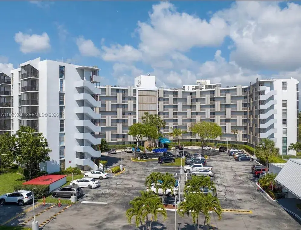 3401 N Country Club Dr # 718, Aventura FL 33180