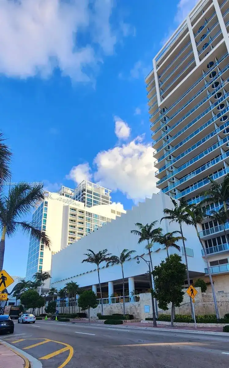 6801 Collins Ave, Miami Beach FL 33141 photo 4